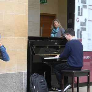 日本特级黄色录像片人与狗性交免费播放
